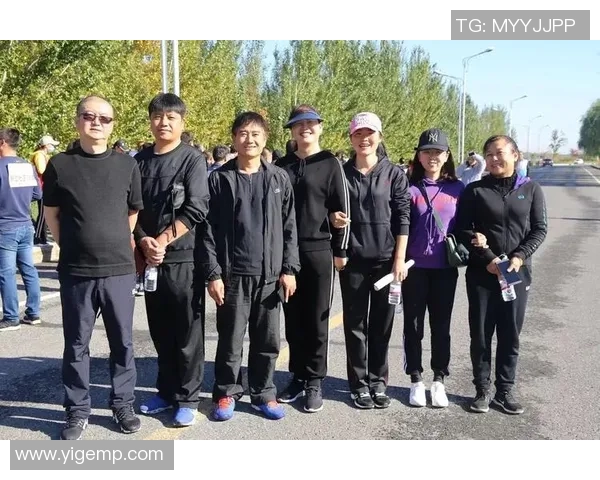 如皋足球赛盛况空前球迷热情高涨展现城市活力与团结精神